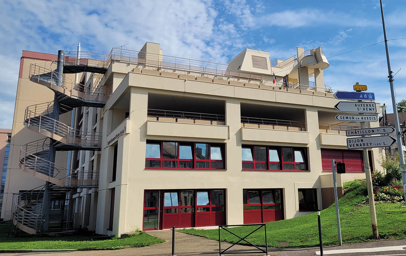 Devanture du CCAS de Montbard Devanture du CCAS de Montbard