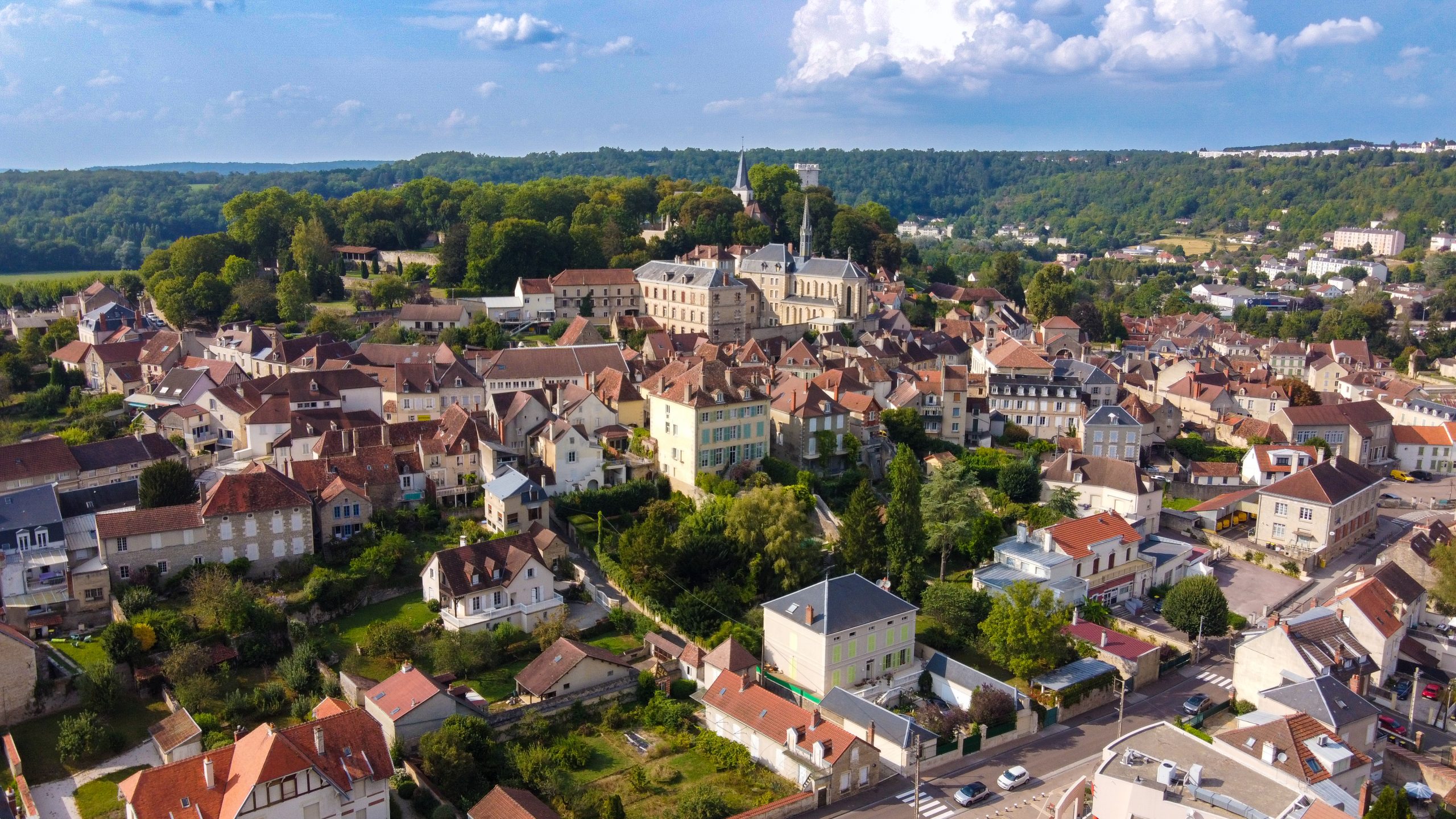 Vue aérienne de Montbard